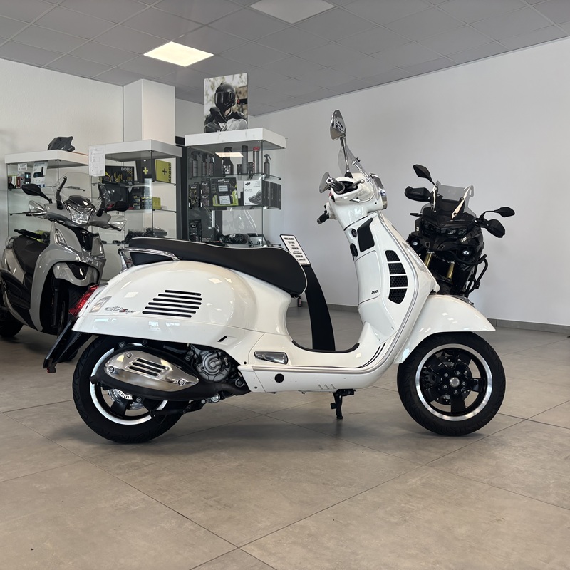 Offerta-1 - PIAGGIO VESPA GTS 300 SUPER